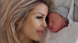 O dom prišla Paris Hilton, Anna Faris a aj... POŽIARE