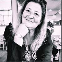 Tracey Wills's Instagram, Twitter & Facebook