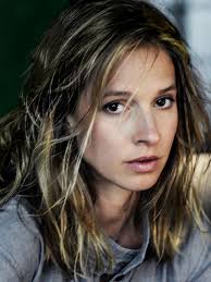 Schauspieler bademsoy berichtet auch davon, wie er damals auf dem berliner schulhof beleidigt, erniedrigt und. Lisa Bitter Schauspielerin Berlin Crew United