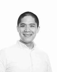 Corinne Leo's Instagram, Twitter & Facebook