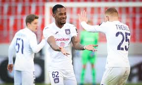 Next story → spelers opgelet! Anderlecht Komt Belgische Top Vier In Na Zege Op Antwerp Van Den Brom Wint Met Genk Br Foto Bndestem Nl