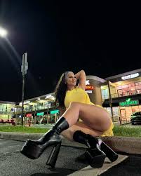 Diva Flawless - Free pics, galleries & more at Babepedia