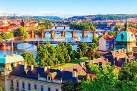 Ale atrakcje czech rozsiane są po całym kraju i na szczęście podróżowanie po czechach jest na tyle łatwe, a komunikacja tak dobrze rozbudowana, że dostanie się z krańca na kraniec kraju nie stanowi. Praga Najwieksze Atrakcje Stolicy Czech Wp Turystyka