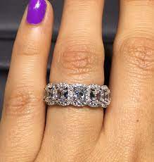 Henri Daussi Bands 5 Stone Diamond 1 97ctw Diamond Wedding Bands Diamond Anniversary Rings Anniversary Rings