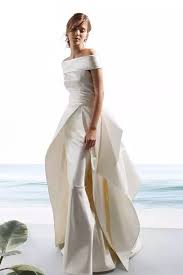 Dann brauchst du ein perfektes partykleid. Bei Balayi Brautmoden In Berlin Und Hamburg Finden Sie Brautkleider Abendkleider Hochzeitsanzuge Von Angesagten De Brautmode Hochzeitskleid Kleider Hochzeit