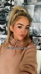 Aisha Haslam's Instagram, Twitter & Facebook