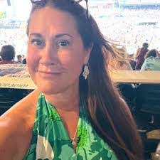 Darcy Barr's Instagram, Twitter & Facebook