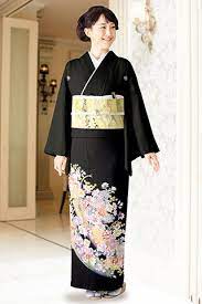 相田翔子のおすすめ留袖 黒留袖 色留袖レンタルは晴れ着の丸昌 横浜店 黒留袖 留袖 晴れ着