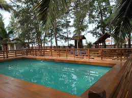 המלון גם מתגאה להציע מסעדה. Anjung Pantai Chalet Home Facebook