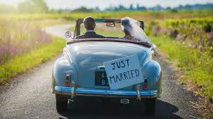 Somos mucho más que una empresa de alquiler de coches para bodas, queremos proporcionarte el coche que siempre has soñado…¡dime qué boda quieres, y te diré que coche necesitas!. Coches Clasicos Para Bodas Coche Clasico