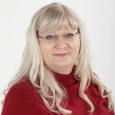 Natalie Howes's Instagram, Twitter & Facebook