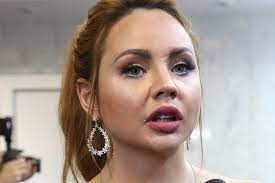 Jun 27, 2021 · мнение врачей в последнее время средства массовой информации ежедневно публикуют новости о состоянии певицы максим, которая более месяца находится в медикаментозной коме. Iskusstvennoe Serdce I Legkie Kak Spasayut Pevicu Maksim V Kome Golbis