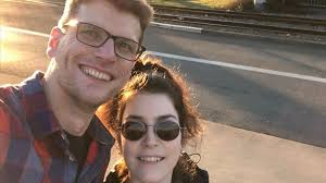 Viele prophezeiten dem lagerlogistiker und seiner angetrauten keine blühende zukunft. So Geht Es Hochzeit Auf Den Ersten Blick Annika Nach Umzug Promiflash De