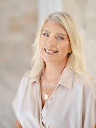 A Vibrant Bloom-Filled Wedding with Dozens of Personal Touches