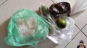 Letak uri diatas tempat basuhan. Cara Basuh Uri Bayi Baru Lahir