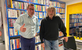 Op 31 mei verschijnt het werk met de even simpele als doeltreffende titel derksen. Johan Derksen Code Oranje Ambassadeur Van Het Vrije Woord