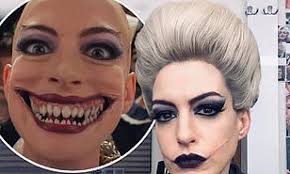 Anne hathaway |, octavia spencer |, stanley tucci | and others. Anne Hathaway Shares Her Resting Witch Face In Selfie From The Set Of Roald Dahl S The Witches Daily Mail Online