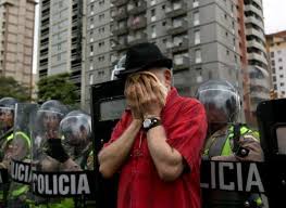 Uno como jefe de estado no puede renunciar a ninguna de las herramientas que le dan la constitución y la ley. El Estimulo Etiqueta Estado De Conmocion Interior