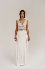 2 haben sie einen langen oberkörper, schmeichelt ihnen ein breiter. Brautmode Zum Kombinieren Hochzeitsblog The Little Wedding Corner Brautmode Braut Formelle Kleider