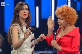 Infine gli ospiti vengono a sanremo sempre per motivi puramente commerciali. Sanremo 2019 Terza Serata Commento E Recensione