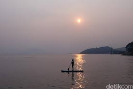 Waduk selorejo sendiri juga memiliki sebutan lain yakni bendungan selorejo yang didirikan dengan tujuan guna menampung aliran sungai konto yang merupakan anak dari sungai brantas dan juga sungai kwayangan. Foto Waduk Jatiluhur Kearifan Lokal Rasa Internasional