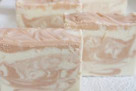 Milde Seife Furs Gesicht Mit Sheabutter Und Rosa Tonerde Feinseiferei Handgemachte Seifenliebe Rezept Seife Selber Machen Rezept Seife Sheabutter