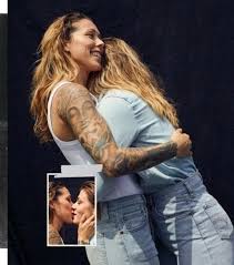 El titular actual del titulo es barcelona y el equipos que cuentan con mas títulos son athletic bilbao, barcelona. The Necessary Unnecessary Lola Gallardo And Carmen Menayo For Vogue Espana