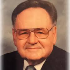 Ray Hewlett's Instagram, Twitter & Facebook