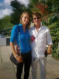 Born 9 august 1953) is a hungarian singer, composer and lyricist, and the cousin of singer gábor. Delhusa Gjon Es 42 Evvel Fiatalabb Szerelme A Bajos Fannival Hamarosan Oltar Ele Allnak Hazai Sztar Femina