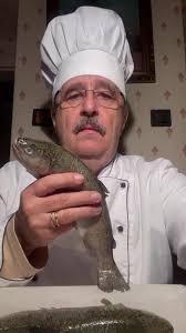 #Nagyon ficánkol ez a pisztráng! Ugy is meg sütlek HÁM ÜDVÖZÖLLEK!