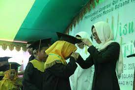 Ucapan selamat wisuda khatam al quran. 20 Trend Terbaru Ucapan Selamat Wisuda Khatam Al Quran Cerita Wisuda