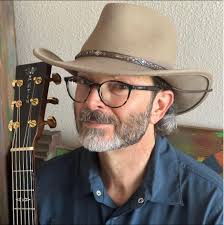 Tom Munch Singer/Guitarist