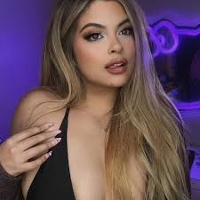 Ashley Renée 🌸🥥 (@mooonprism) • Instagram photos and videos