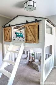 Hur Man Bygger En Diy Skjutbar Lada Dorr Loft Sang I Full Storlek Bygger Diy Dorr Bunk Bed Designs Loft Bed Bedroom Design