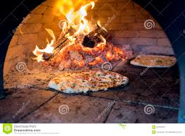 A delicious beyond any other delicious when done right. Neuer Gebackener Elsasser Tarte Flambee Flammen Kuchen Flammkuchen Stockbild Bild Von Elsassisch Abendessen 62580267