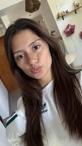 I'm Sophie and here's my CV ☺️ Age : 1988 Relationship status : divorce  Child : no Country : United Kingdom 🇬🇧 Origin : LONDON Looking for  boyfriend : yes