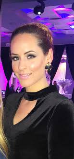 שני בן דוד מאפרת מקצועית‎...