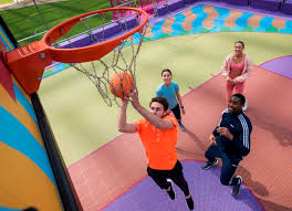 For all the norcal ballers, there are quite a few options when it comes to good outdoor basketball courts. Bank Street Basketball Canary Wharf