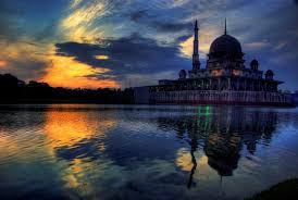 Ketua umum dewan pemuda masjid malaysia, mohamad nawar arifin mengatakan mereka di malaysia, penggunaan nama islam untuk organisasi perlu mendapatkan pembenaran ijin pemerintah, dan juga kata lain seperti malaysia. kata nawar. 10 Hal Yang Perlu Diketahui Soal Masjid Putra Malaysia Republika Online
