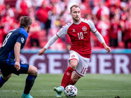 Dänemarks spieler christian eriksen ist beim gruppenspiel gegen finnland zusammengebrochen. Christian Eriksen Kollabiert Bei Em 2021 Emotionale Nachricht Aus Dem Krankenhaus Fussball