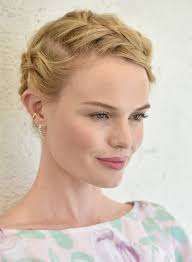 Découvrez toutes nos idées de coiffure cheveux mi longs. 1001 Idees De Coiffure Demoiselle D Honneur Jolie Et Romantique