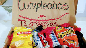 Hay chicos que les gusta los detalles, si aunque no lo creas; Regalo Sorpresa Con Caja De Pizza Y Sabritas Y Cerveza Manualidad Para Vender Youtube