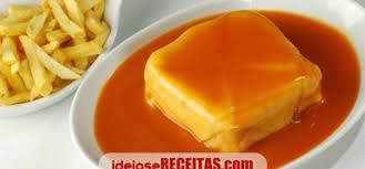 Grelhe ou frite o bife, as salsichas e a linguiça. Receita De Francesinha Tradicional Simples