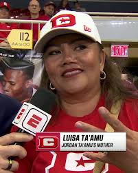 Jordan Ta'amu's mom watching the Defenders DOMINATE in the UFL Championship  🫶