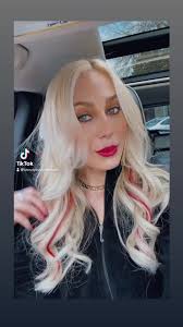 ❤️ A pop of RED Kendall Faith 🌹