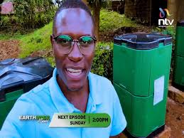 This Sunday, Earthrise mtaani watakua Thika kumeet Parivartan Sharma who  has made an advanced static composter called Aerobin. Wanatumia hii bin  kumake liquid and solid compost from organic waste, ...