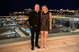 News aus politik, sport, finanzen, wetter, entertainment, reisen, auto und lifestyle. Formel 1 Fahrer Frauen Die Besseren Halften Der F1 Stars Bilder Autobild De