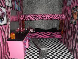 Great monster high bedroom decor room ideas for your little monster. Monster High Doll House Draculaura Room Monster High Dollhouse Monster High House Monster High Dolls