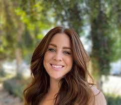 Alyssa Mueller's Instagram, Twitter & Facebook