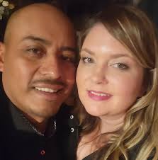 Anyone know where I could buy a carrot cake today? 🍰 😋 🍰